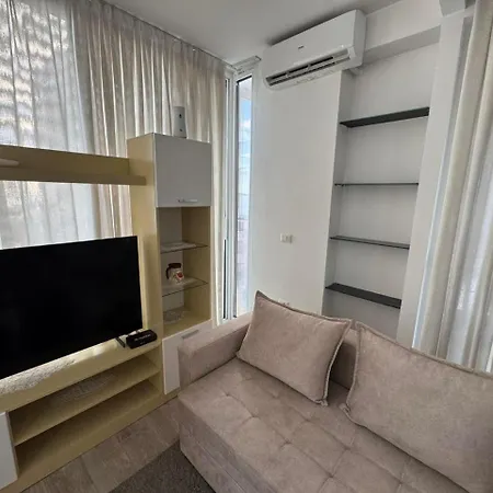 Auraa Beachfront شقة